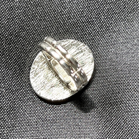 ☀️ Genuine Crystal Center Oval Ring by Cookie Lee - Picture 8 of 10